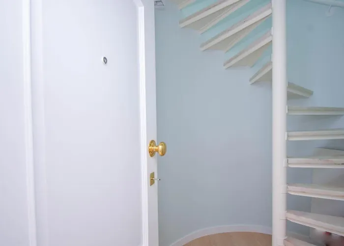 & Stylish 2 Bedroom W/ Balcony Appartamento *