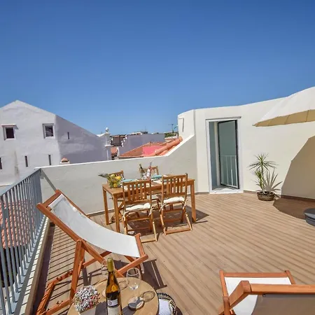 & Stylish 2 Bedroom W/ Balcony Apartman Cascais