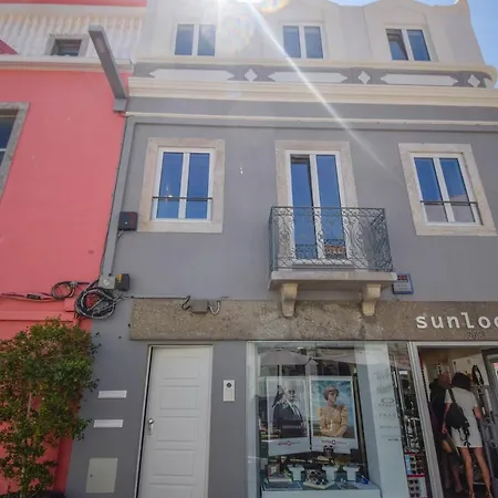 & Stylish 2 Bedroom W/ Balcony * Cascais