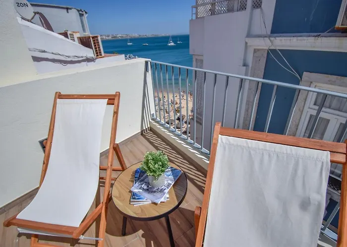 & Stylish 2 Bedroom W/ Balcony * كاسكايس
