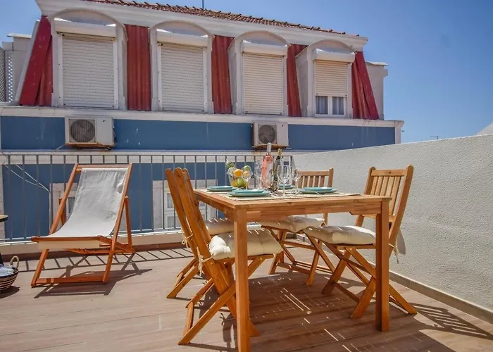 شقة & Stylish 2 Bedroom W/ Balcony