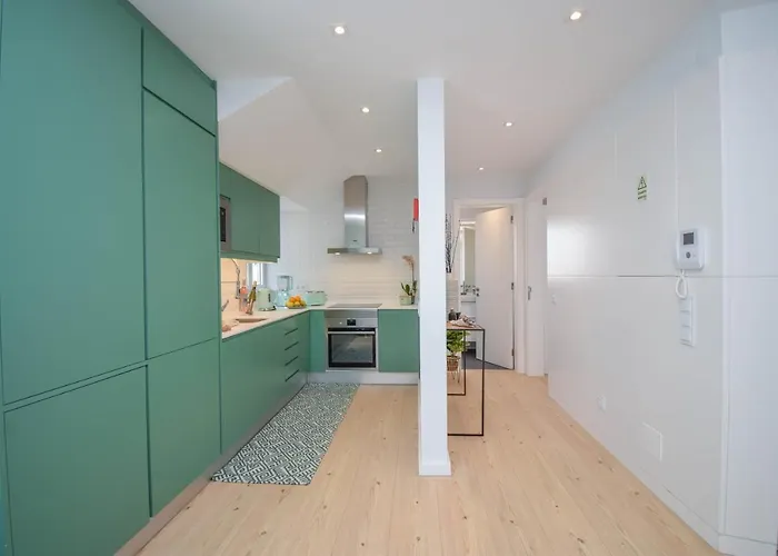 & Stylish 2 Bedroom W/ Balcony شقة كاسكايس